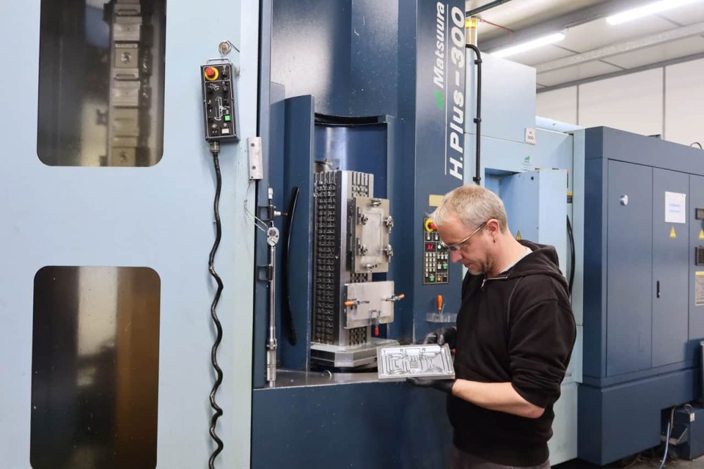Matsuura 5 axis palletised.. Matsuura 5 axis palletised